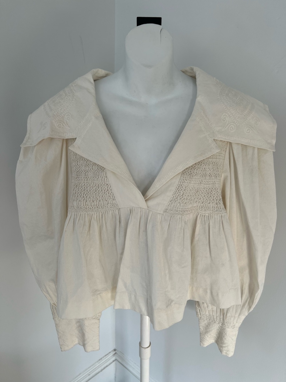 Sea New York Cream Smocked Peasant Top with Embroidered Collar Sz.XL
